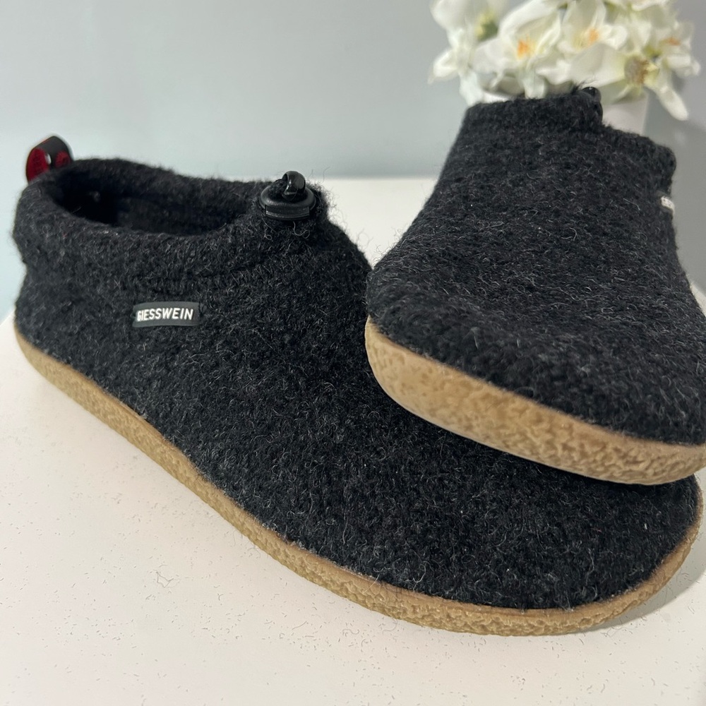Fall must-have! Giesswein Sz41 Cozy Charcoal Slip-On Women's Shoes.